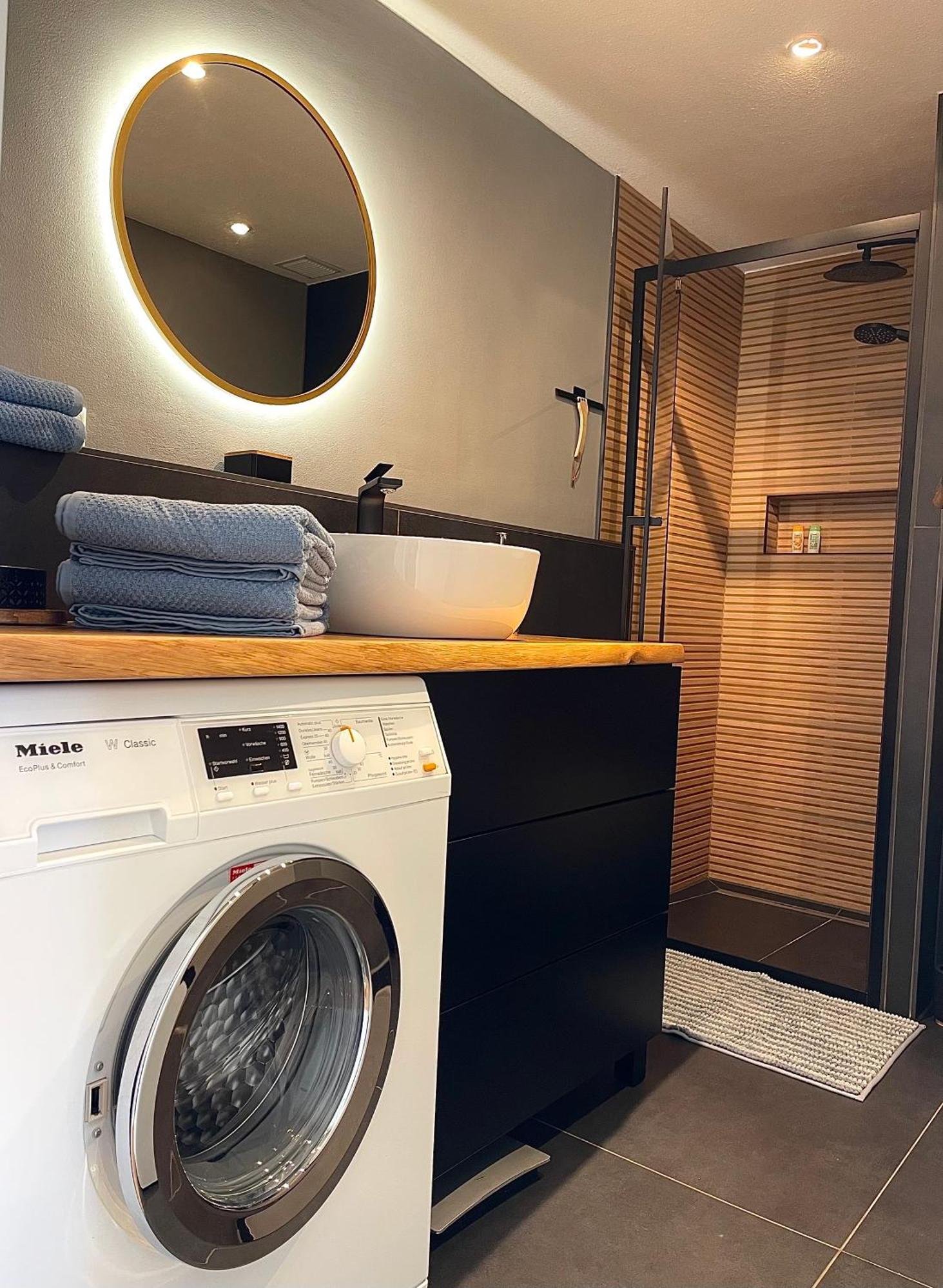 Modernes Designer Apartment Mit Balkon 5 Min Zum Oktoberfest & City Munich