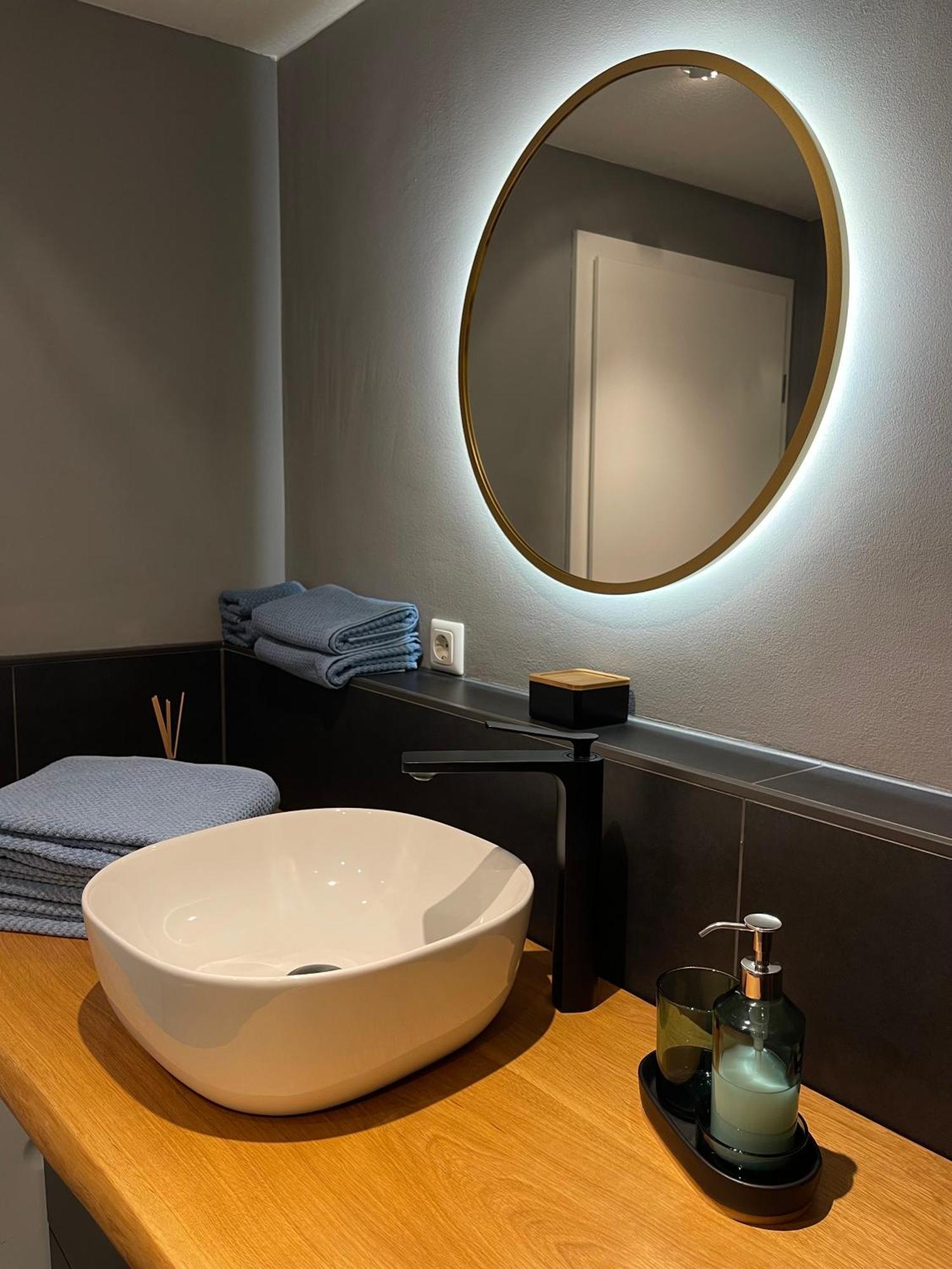 Modernes Designer Apartment Mit Balkon 5 Min Zum Oktoberfest & City Apartment Munich